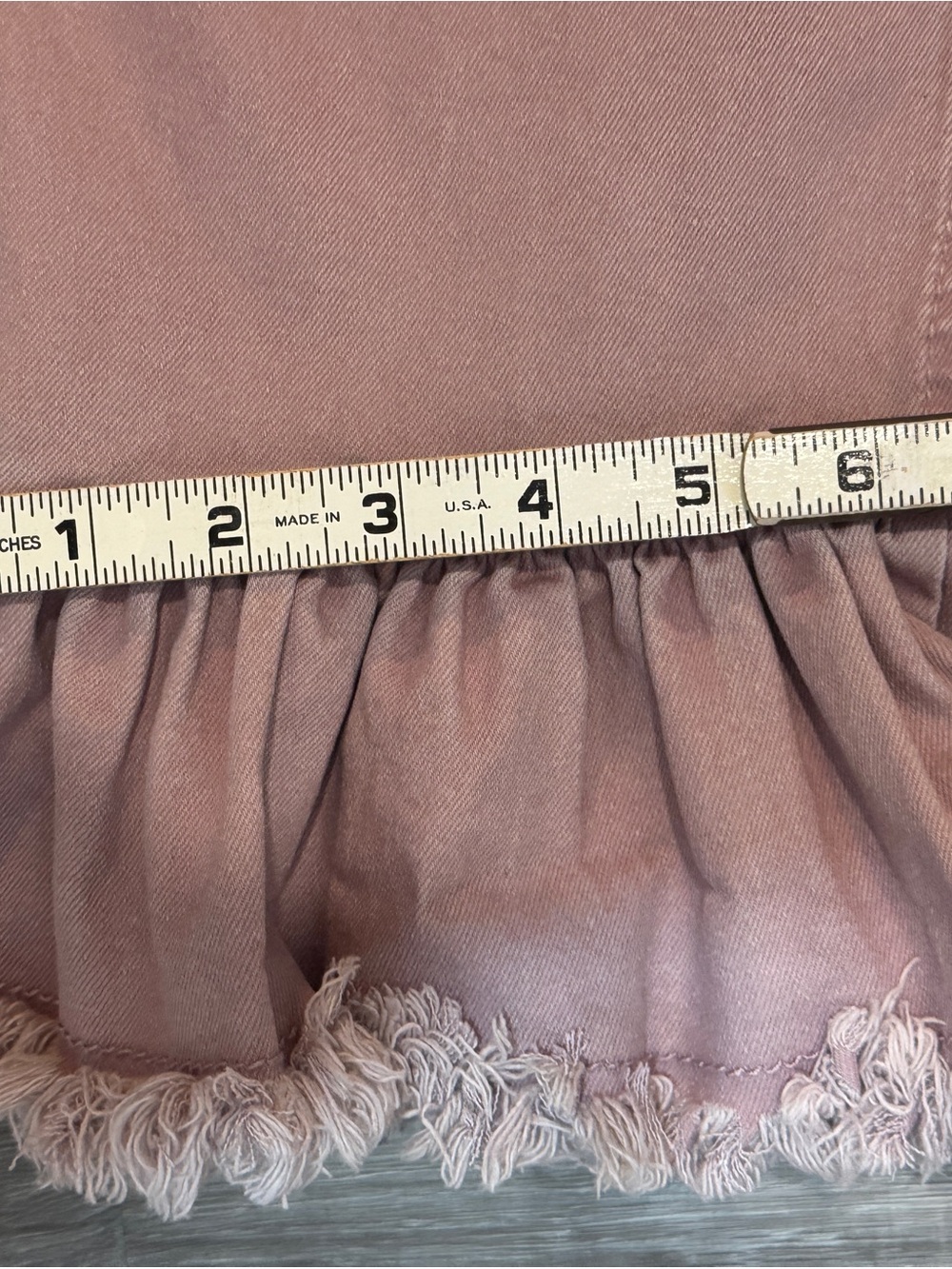 Women’s Dusty Rose Capris Ruffle Hem Pants - Picture 9 of 9